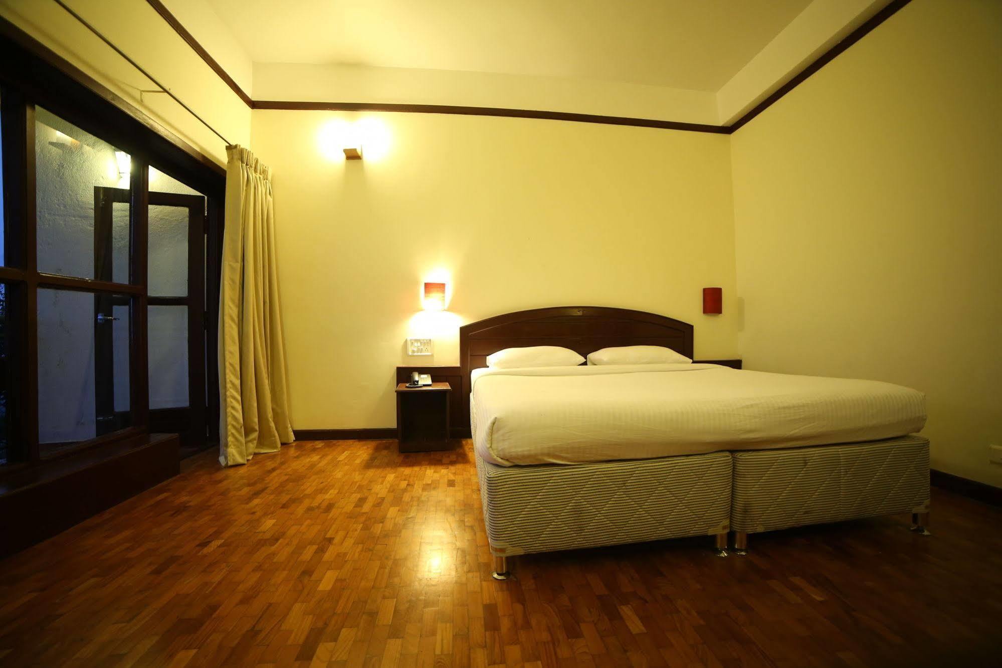 Ayur County Resort Chinnakanal Exterior foto